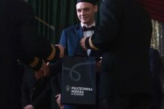 250424015